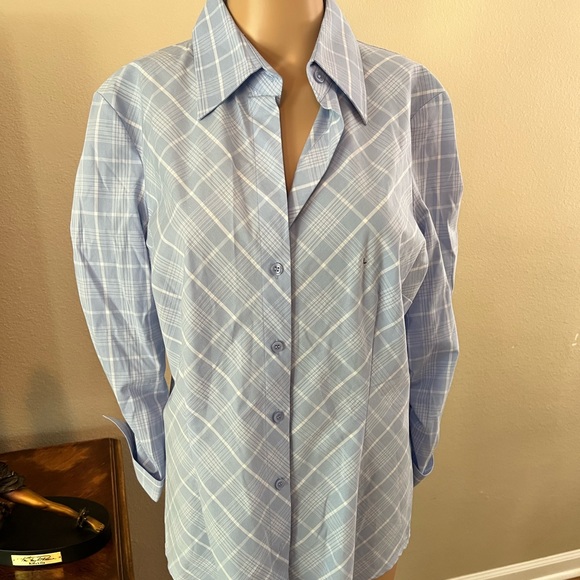 New York and Company Plaid Stretch Button Up - Picture 1 of 4
